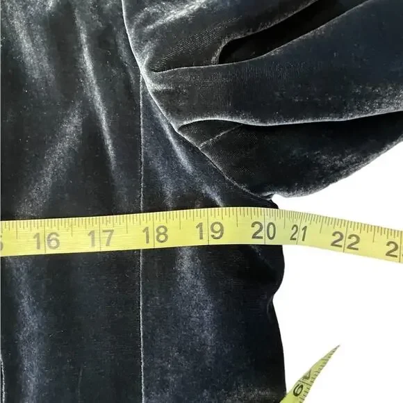 Citi by Yansi Fugel gray velvet suit size 10